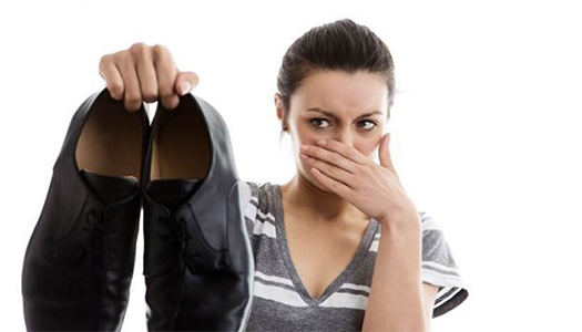 Khử mùi hôi chân khi đi giày "Dứt điểm"